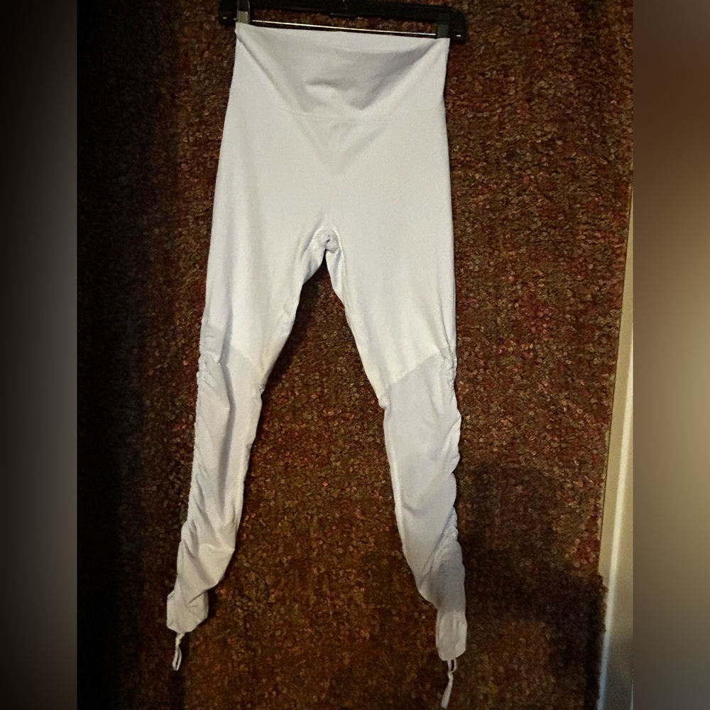 Fabletics white leggings size M cinch leg